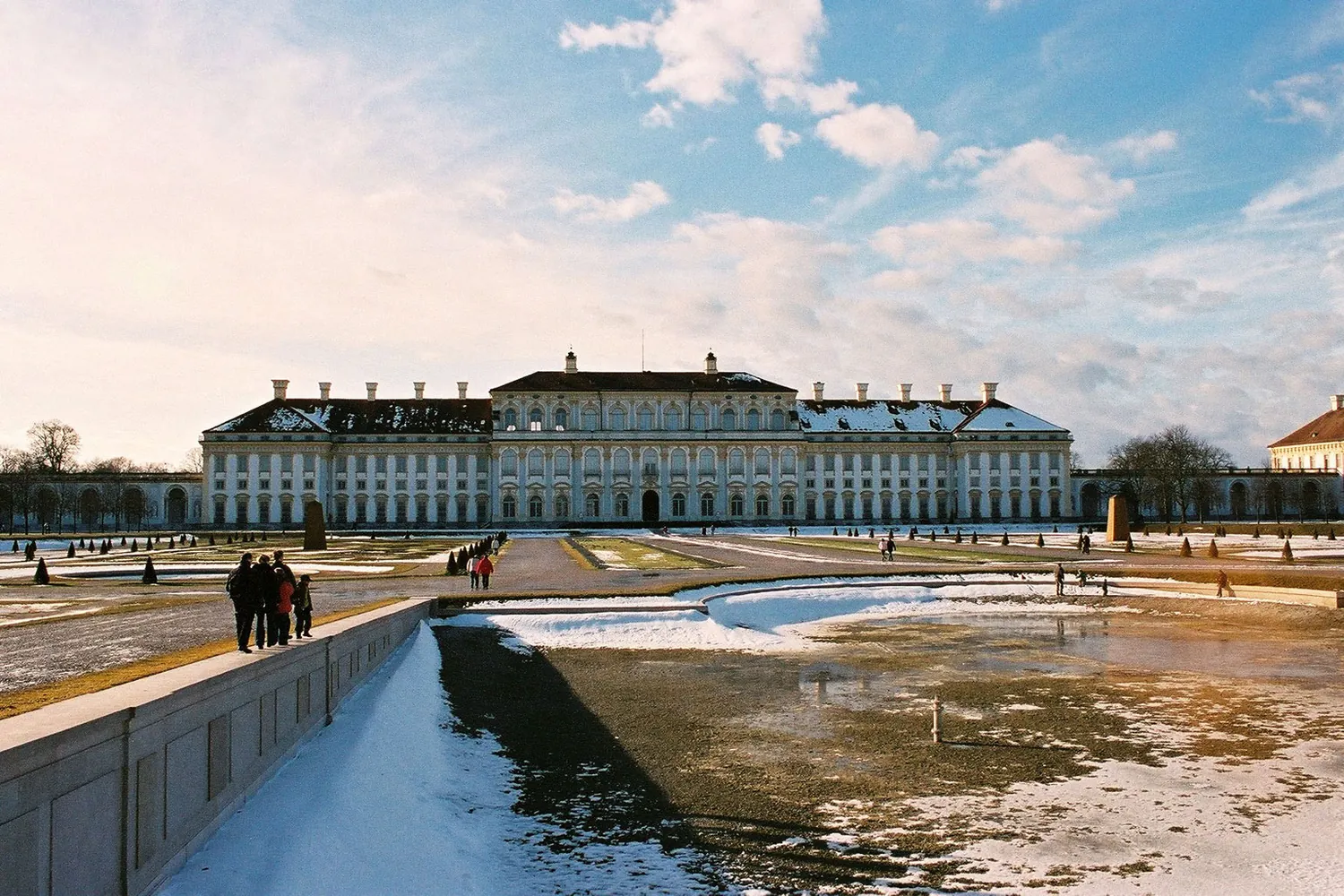 Ostfassade des Neuen Schlosses Schleißheim vom Park aus, Aufnahme von 2004